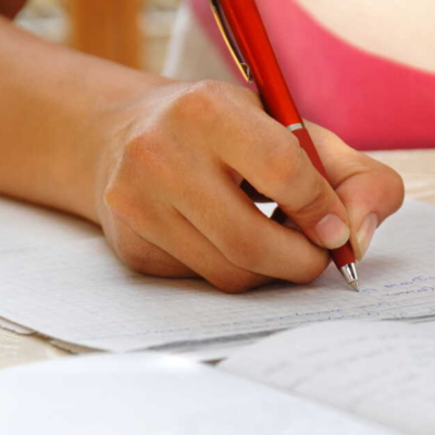 Correction d'un manuscrit au stylo